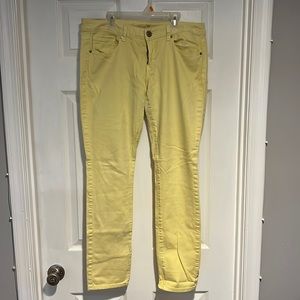 Skinny color jeans
